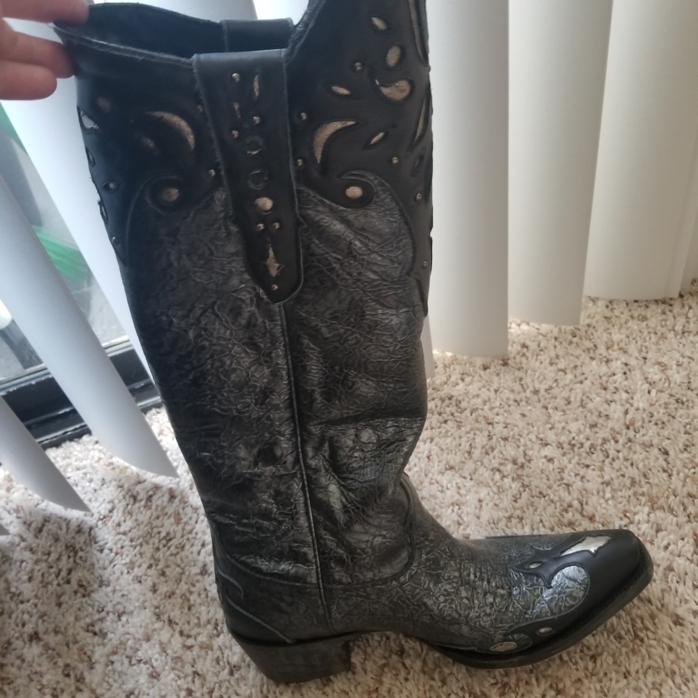 Black sunburst cowboy boots